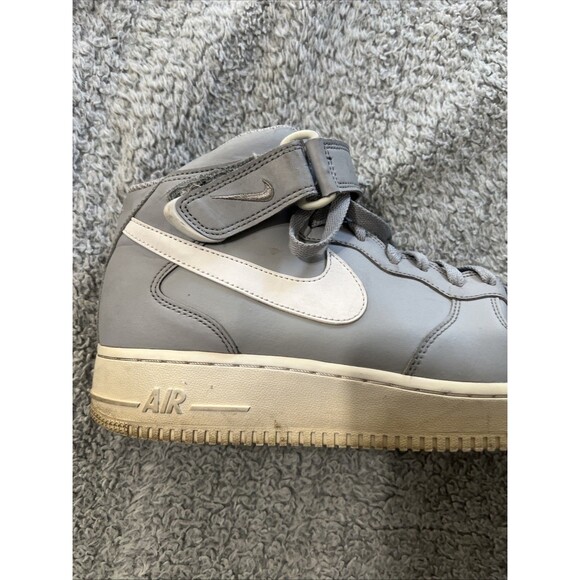 Nike Gray 3/4 Top Sneakers 9.5 Men’s Athletic main image 4